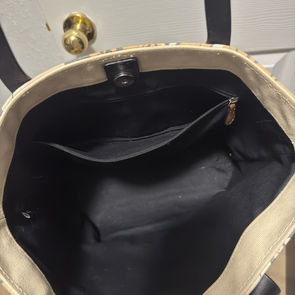 Coach Comic Graphic Tote Bag - Black Widow - Picture 4 of 4